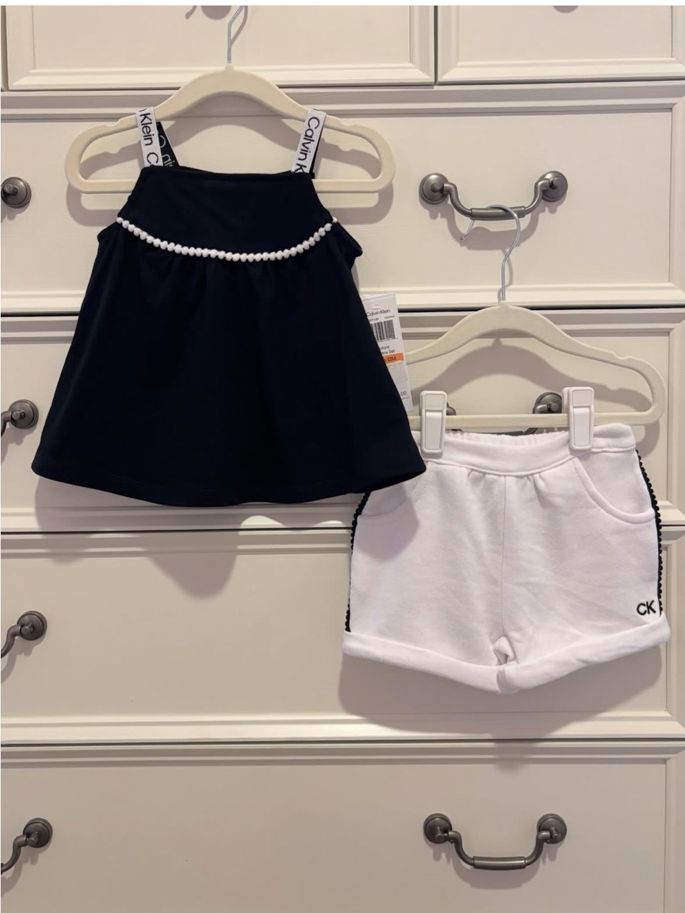 NWT Calvin Klein Baby Girl 2Pc Black & White Outfit Size 18 Months